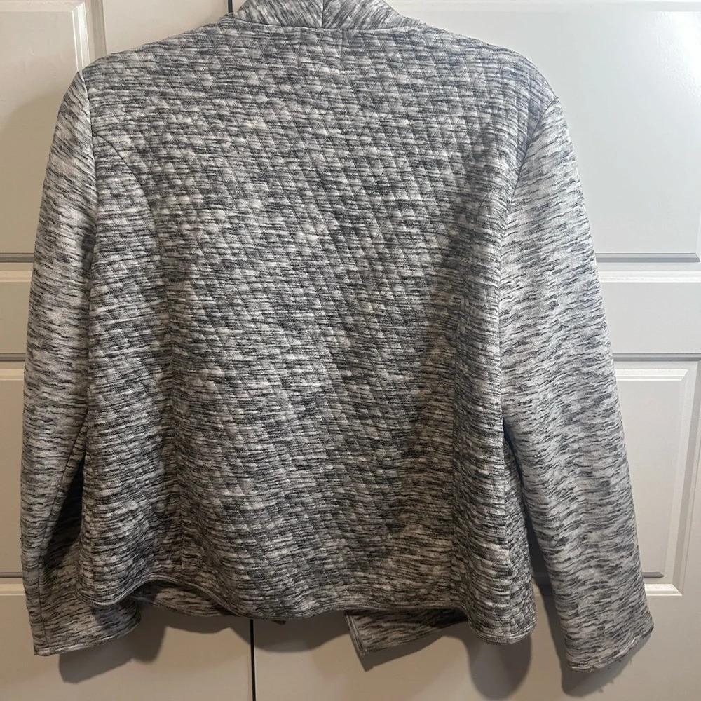SUNDAY sweater/jacket. Size medium - Picture 4 of 5